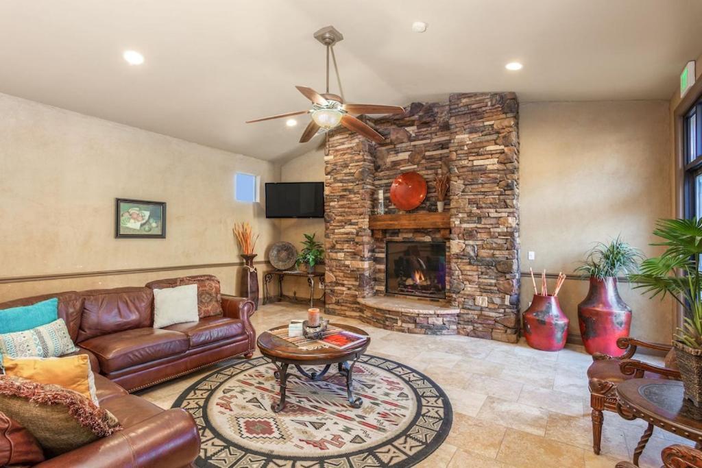 Coral Springs Resort H2 Brand New Home, Community Pool, Outdoor Fireplace, And Near Sand Hollow Washington Exterior photo
